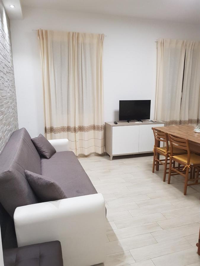 Apartamento La Casa Di Laura Tortolì Exterior foto